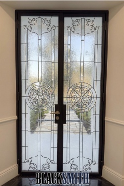 SEIF YOUSRY HAND MADE STAIND GLASS