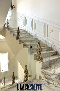 BASMA ELBAHBOHI CUSTOMIZED CRYSTAL GLASS STAIR RAILING 